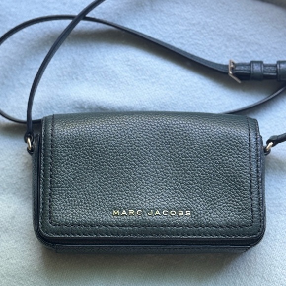 Marc Jacobs Handbags - Marc Jacobs Groove leather mini bag